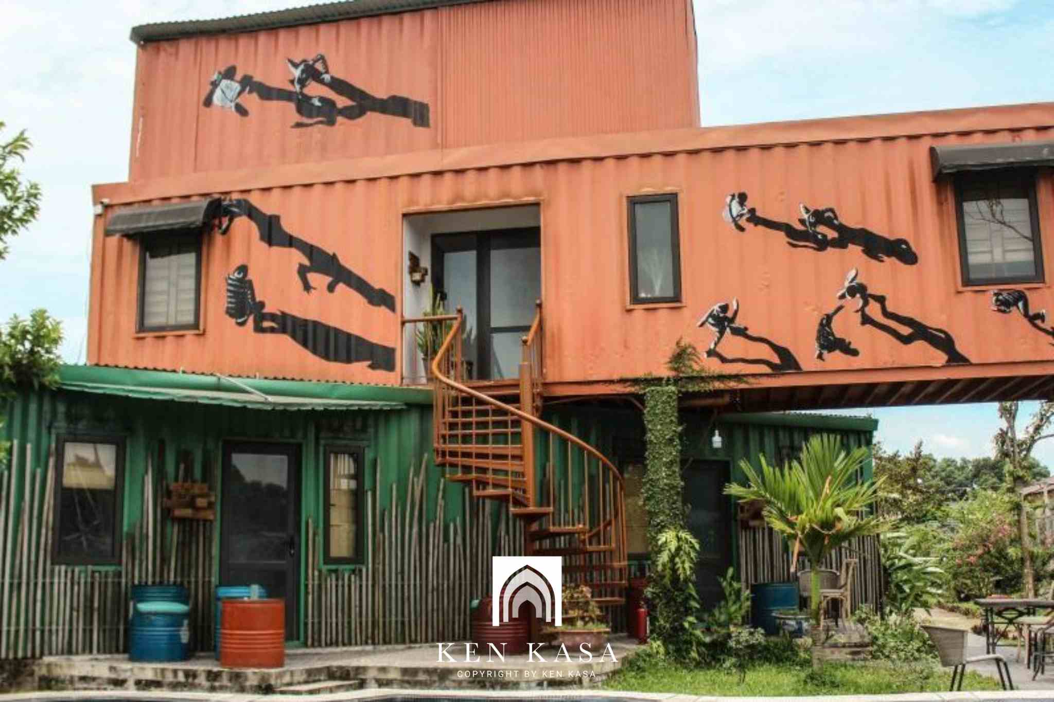 Mẫu nhà homestay 2 tầng colorful house 